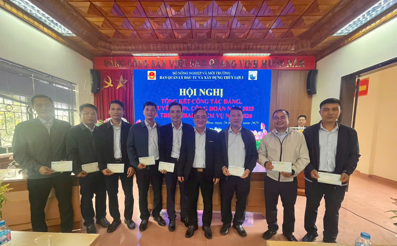 các tập thể hoàn thành xuất sắc nhiệm vụ