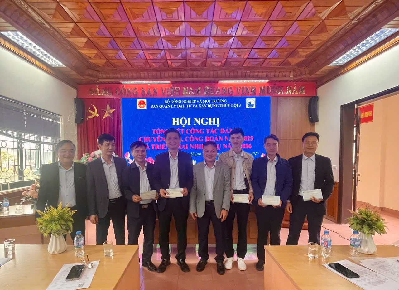 tập thể hoàn thành xuất sắc nhiệm vụ